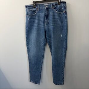 Rewash Super High Rise Medium Wash Slight Distressed Straight Leg Jeans 11/30